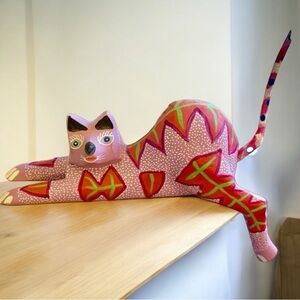 ✨‼️Oaxacan Wood Carving Alebrije Folk Art Figurine Purple Cat Artist Signed‼️✨
